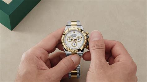 How to Set the Time for the Rolex Cosmograph Daytona